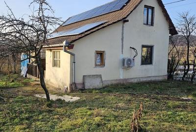 Casă individuală cu 2 camere cu Canalizare în Oncea
