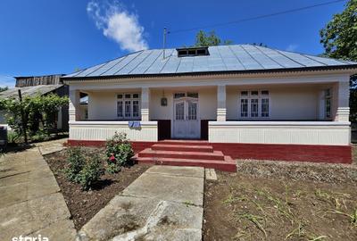 Casă cu 3 camere cu Teren 1330 Mp în Păunești