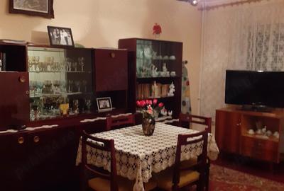 Apartament cu 2 camere decomandat în Ostroveni