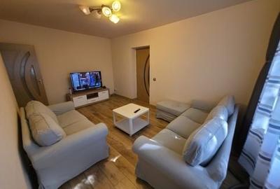Apartament cu 3 camere semidecomandat în Crângași