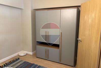 Apartament cu 4 camere, mobilat în Victoriei