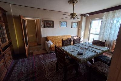 Apartament cu 3 camere semidecomandat în Tei - 2