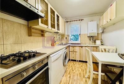 Apartament cu 3 camere semidecomandat, mobilat în Hipodrom 4 - 2