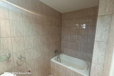 Casă cu 5 camere cu Teren 1255 Mp în 22 Decembrie 1989
