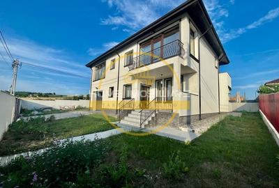 Casă individuală cu 6 camere cu Canalizare în Miroslava