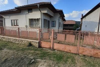 Casă individuală cu 4 camere cu Teren 998 Mp în Izvoarele - 3