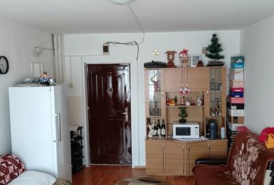 Apartament cu 2 camere nedecomandat în Mihai Bravu