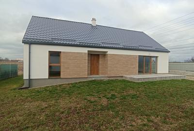 Casă individuală cu 3 camere cu Teren 440 Mp în Periferie - 2