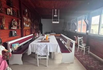 Casă cu 8 camere cu Teren 700 Mp în Rădăuți