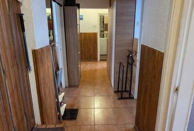 Apartament cu 4 camere decomandat în Soarelui - 2