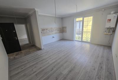 Apartament cu 2 camere decomandat în Girocului