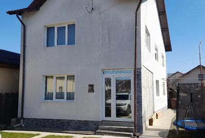 Casă cu Teren 8000 Mp în Central