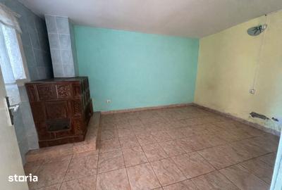 Casă cu 1 camere cu Teren 700 Mp în Tamași