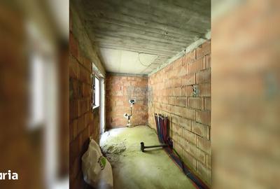 Casă cu 5 camere cu Teren 800 Mp în Feleacu