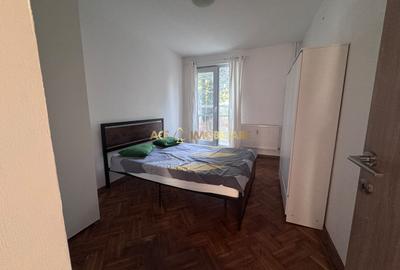 Apartament cu 3 camere semidecomandat, mobilat în Titan