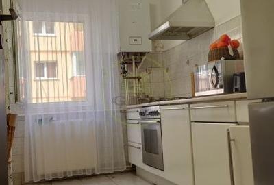 Apartament cu 3 camere decomandat, mobilat în Turnișor