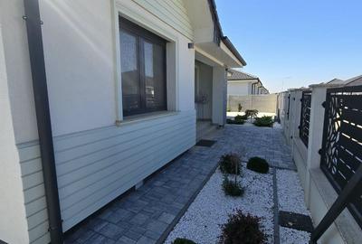 Casă cu 4 camere cu Teren 550 Mp în Lazuri