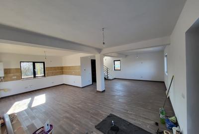 Casă individuală cu 4 camere cu Canalizare în Bascov - 3
