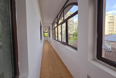 Casă individuală cu 10 camere cu Canalizare în 13 Septembrie - 17