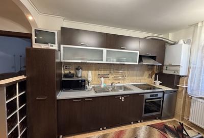 Apartament cu 3 camere decomandat în Mărăști