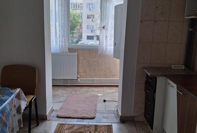 Apartament cu 2 camere decomandat în Km 4-5 - 4
