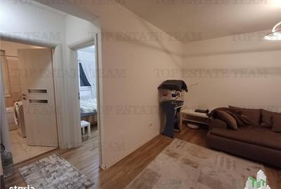 Apartament cu 3 camere semidecomandat în Roșu