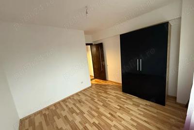 Apartament cu 3 camere decomandat în 9 Mai