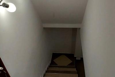 Casă cu 6 camere cu Teren 1300 Mp în Podu Iloaiei - 3
