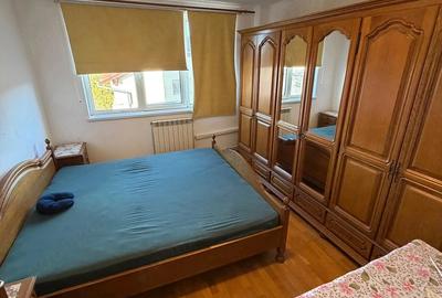 Apartament cu 3 camere decomandat în Girocului