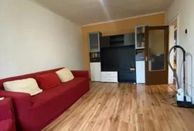 Apartament cu 3 camere decomandat în Berceni