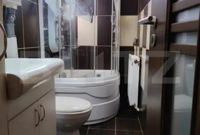 Apartament cu 3 camere decomandat în Nufărul