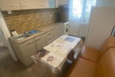 Apartament cu 3 camere în Micro 6 - 7