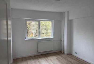 Apartament cu 4 camere decomandat în Tineretului - 1