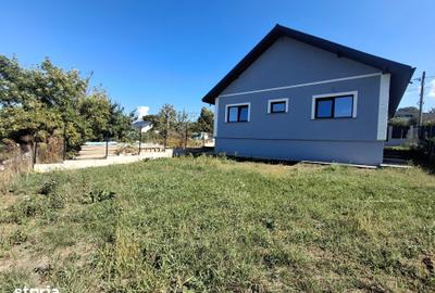 Casă cu 3 camere cu Teren 475 Mp în Bucium