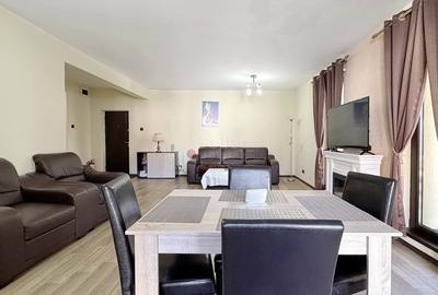 Apartament cu 3 camere decomandat, mobilat în Poiana Brașov