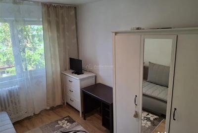 Apartament cu 3 camere semidecomandat în Micro III - 6