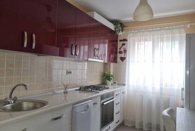 Apartament cu 3 camere decomandat în Răcădău - 6