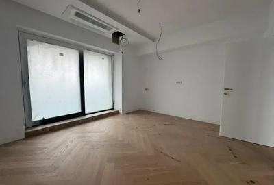 Apartament cu 3 camere semidecomandat în Unirii - 1