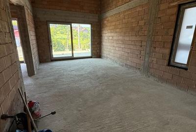 Casă cu 3 camere cu Teren 400 Mp în Corunca - 10
