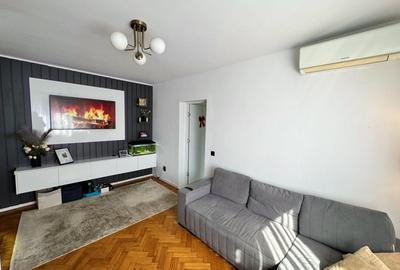 Apartament cu 3 camere decomandat, mobilat în Calea București