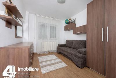 Apartament cu 4 camere semidecomandat în Alfa