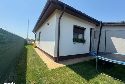 Casă cu 4 camere cu Teren 500 Mp în Central