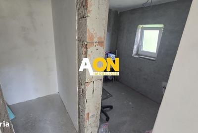 Casă cu 4 camere cu Teren 400 Mp în Micești
