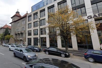 Spațiu comercial, de 330 mp, în Central