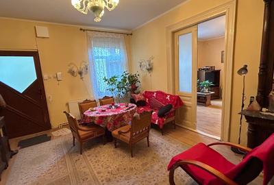 Casă individuală cu 6 camere cu Garaj în Schei - 2