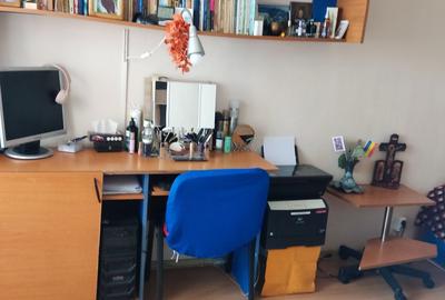 Apartament cu 3 camere semidecomandat în Central - 1