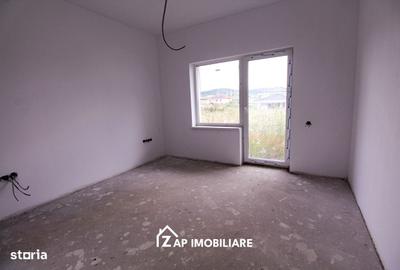 Casă cu 4 camere în Corunca