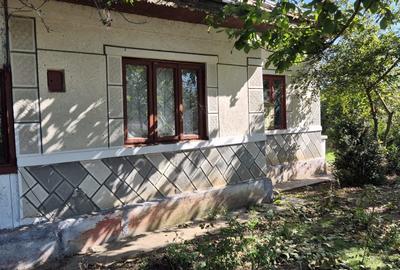 Casă cu 3 camere cu Teren 1000 Mp în Frăsinet