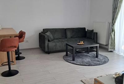 Apartament cu 2 camere decomandat în Tractorul