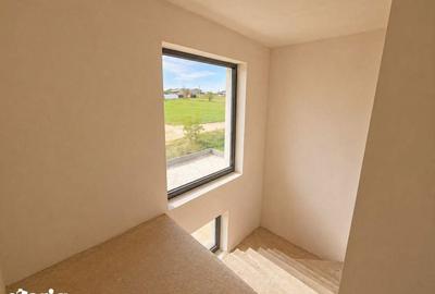 Casă cu 8 camere cu Teren 500 Mp în Moara - 4